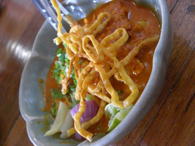 khaosoinoodles